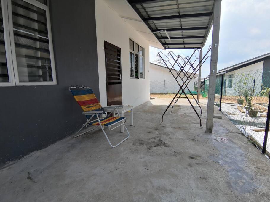 Modern , Spacious Gambang Ump 18 Guest House Luaran gambar